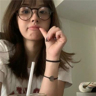 爱长颈鹿的女人